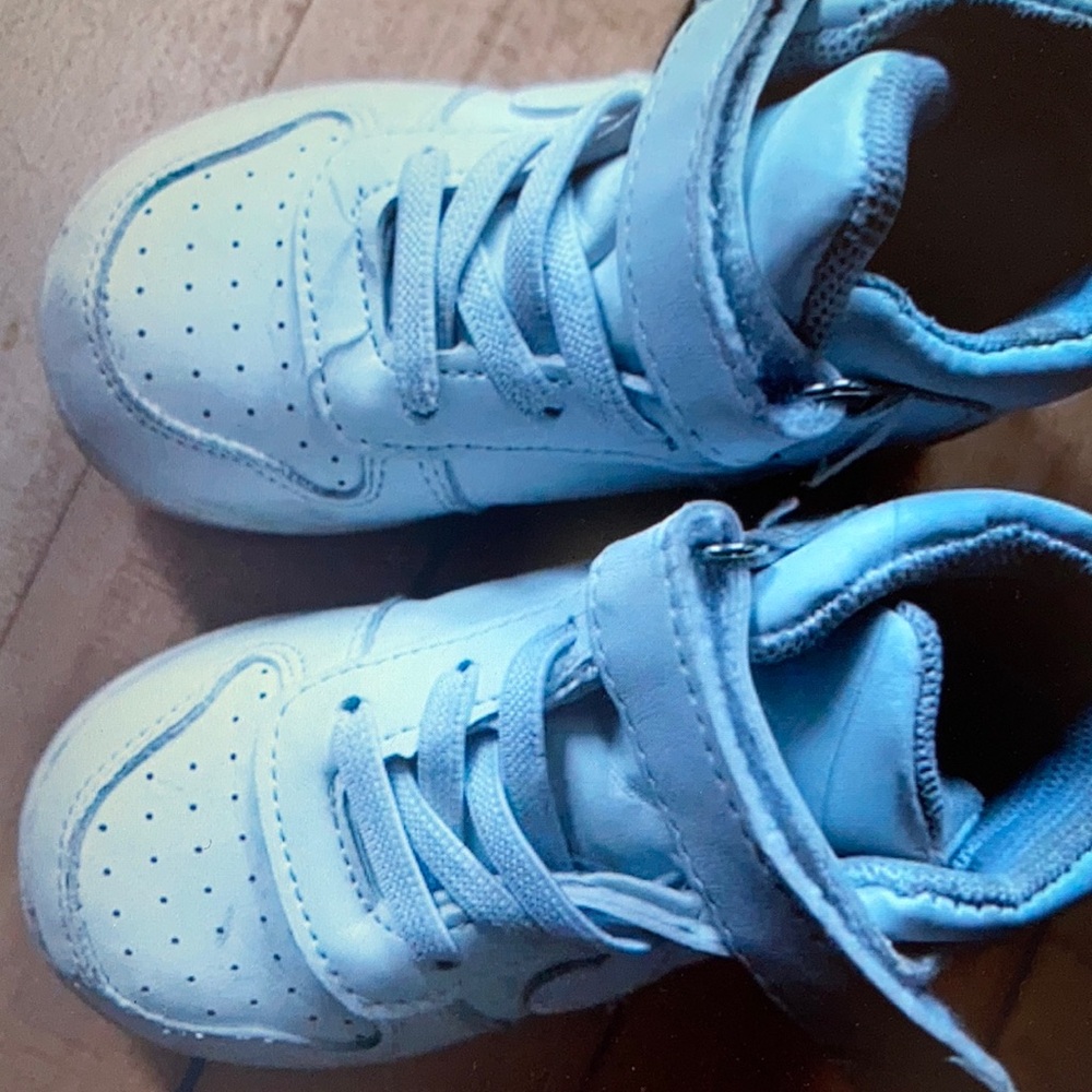 Baby’s first high crib shoes